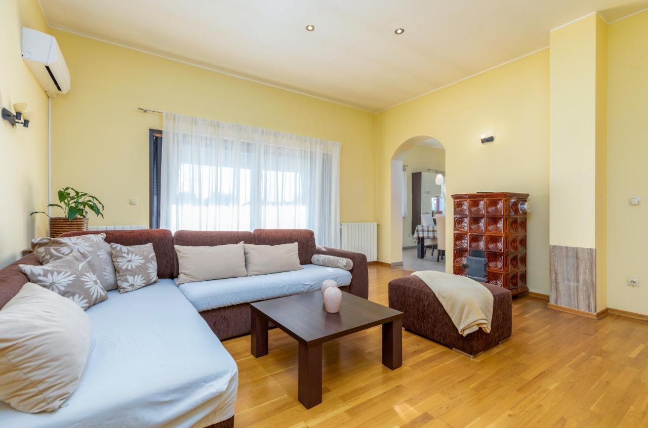 Luana A1 Apartment Fazana
